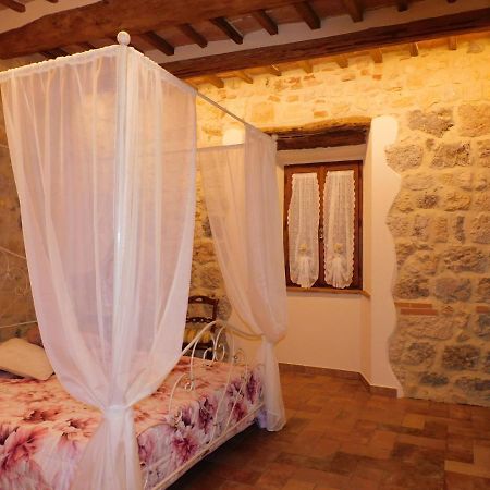 Sognare Nel Castello Hotel Monteriggioni Kültér fotó