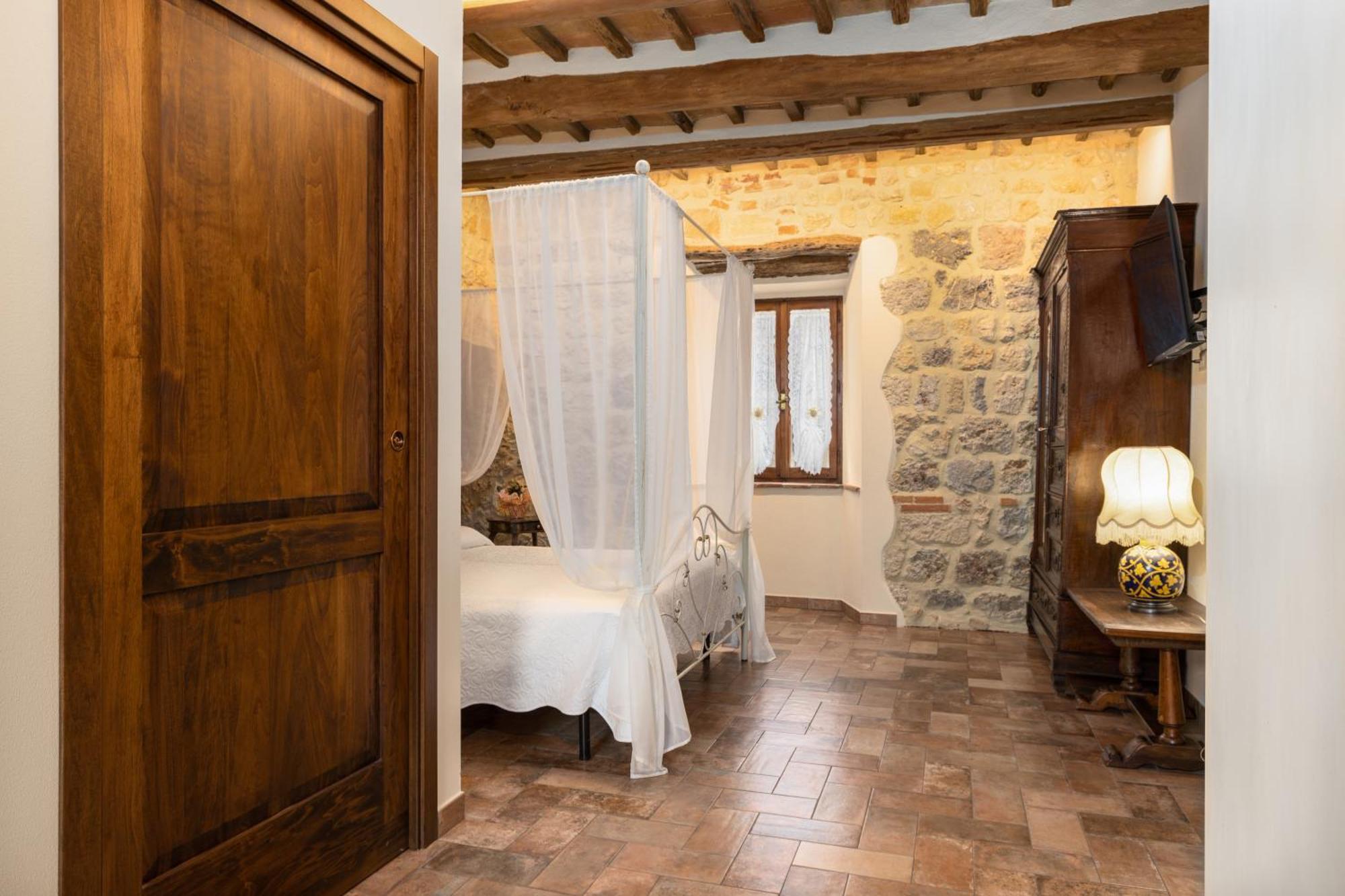Sognare Nel Castello Hotel Monteriggioni Kültér fotó